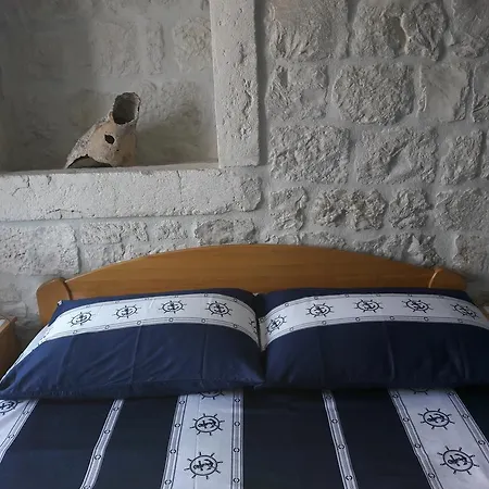 Tudor Casa de hóspedes Trogir