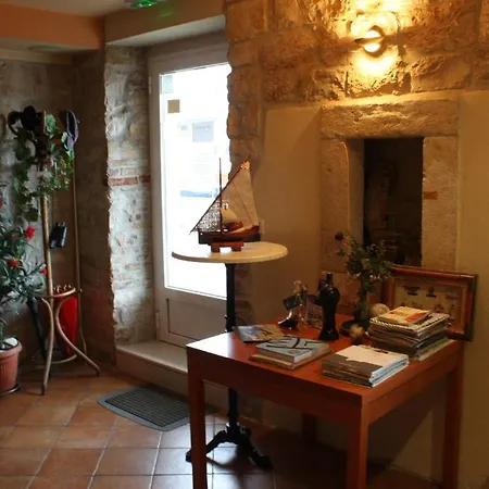 Tudor Konukevi Trogir