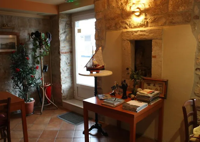 Tudor Penzion Trogir