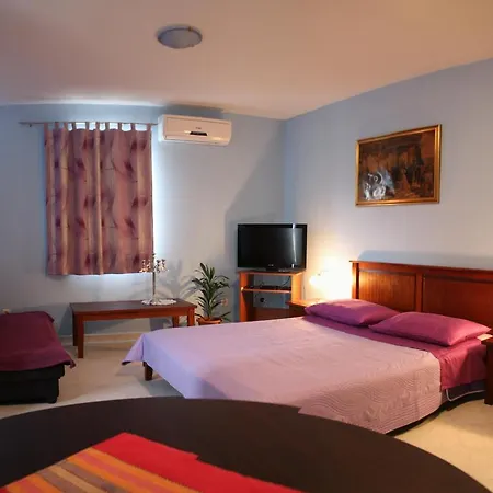 Guest house Tudor 3*